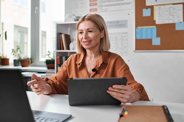 Quels sont les avantages d'une formation en management en ligne ?